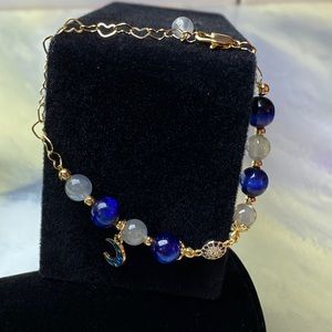 Bracelet with blue and gray crystals